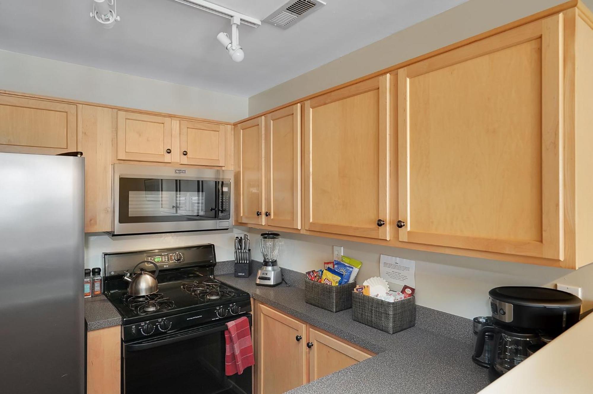 Lux Townhouse, Walk To All, Sleeps 6 Adults Louisville Exterior foto