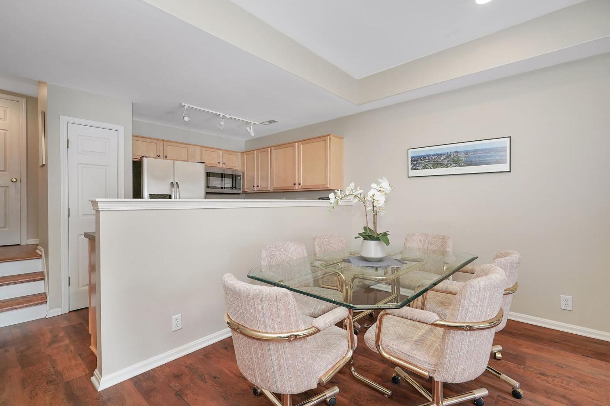 Lux Townhouse, Walk To All, Sleeps 6 Adults Louisville Exterior foto